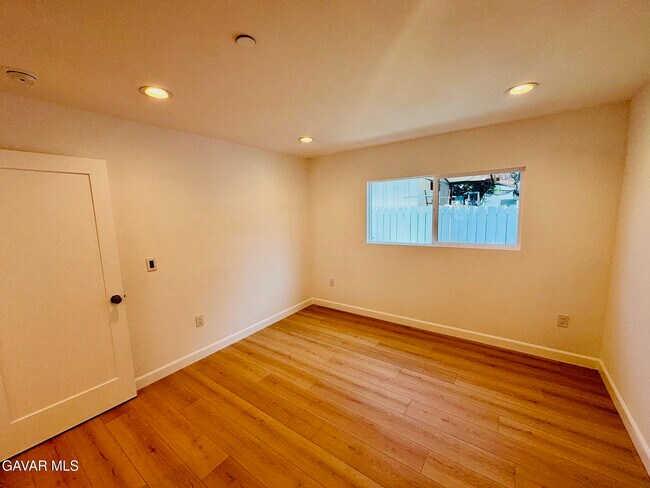 Building Photo - 14758 1/2 Lemay St
