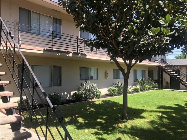 Building Photo - 12437 Harris Ave