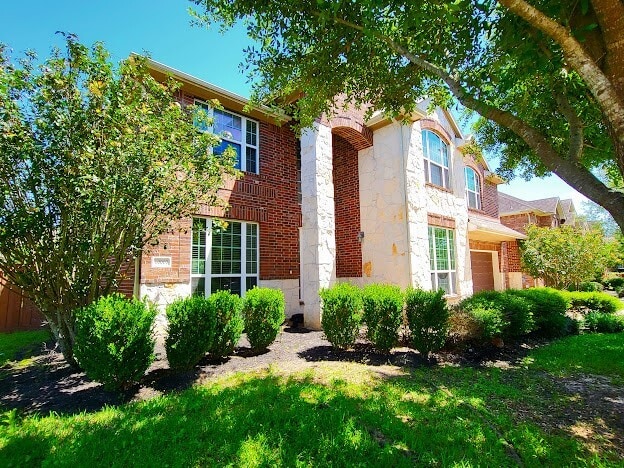 Building Photo - 10007 Shire Green Ln