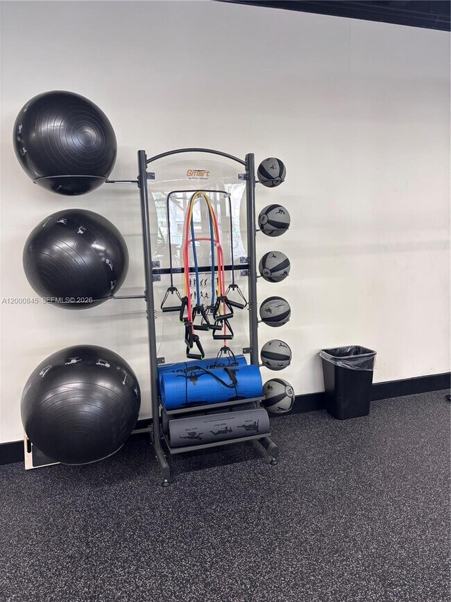 Building Photo - 403 NW 68th Ave