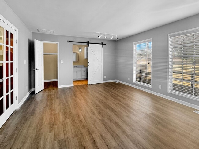 Building Photo - Spacious 3 Bed/3 Bath Midtown Home with Oversized Garage, Large Deck, and Storage Shed