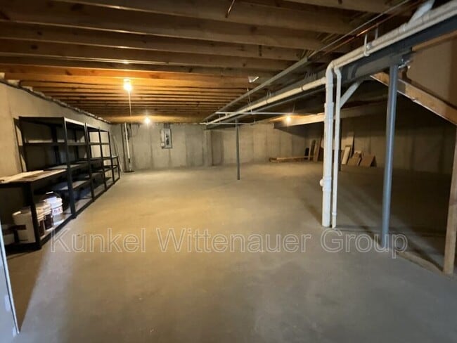 Building Photo - 2308 Four Lakes Dr