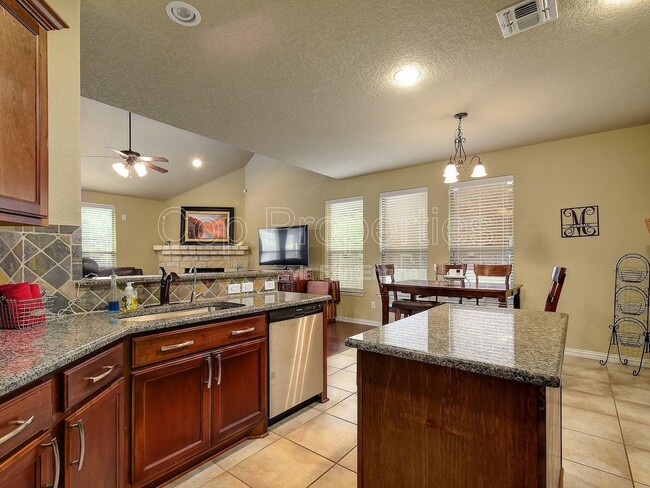 Building Photo - 1435 Sparrow Song