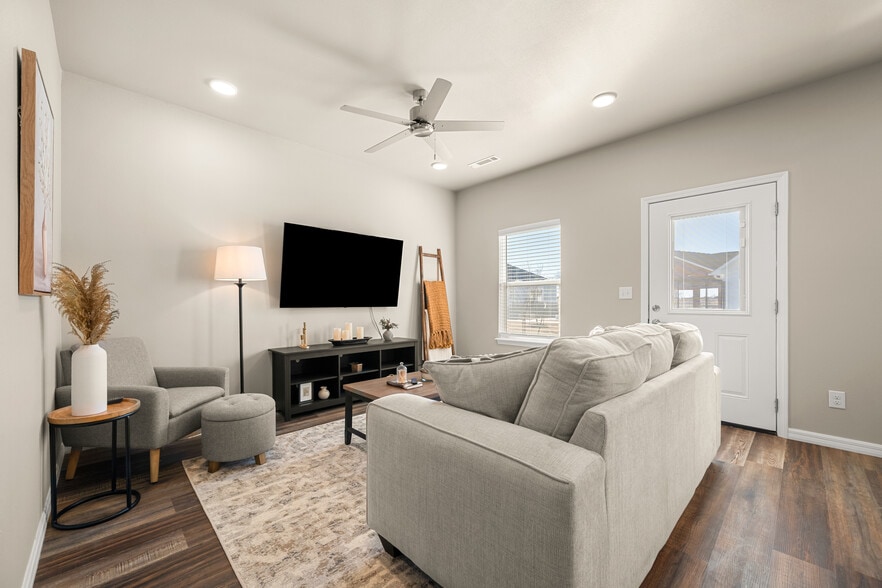 Building Photo - Villas at Palecero