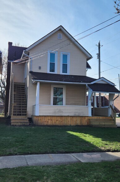 Primary Photo - 212 1st St NW