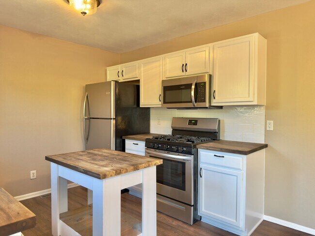 Building Photo - 11427 Valerian Way