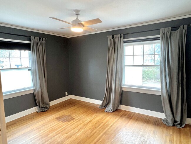 Building Photo - Charming Craftsman In The Heart Of Roseway Neighborhood