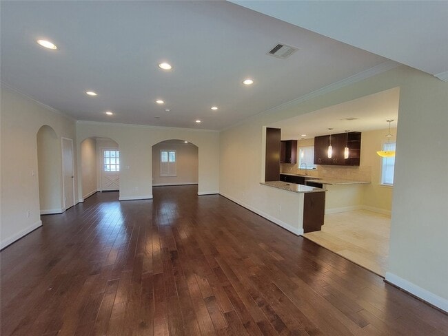 Building Photo - 1007 Blue Willow Dr