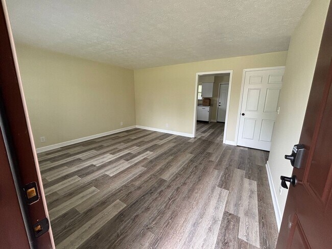 Building Photo - 307 Sunset Ln