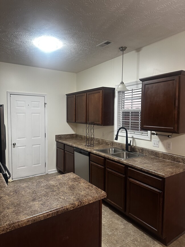 Building Photo - 110 Mingo Dr