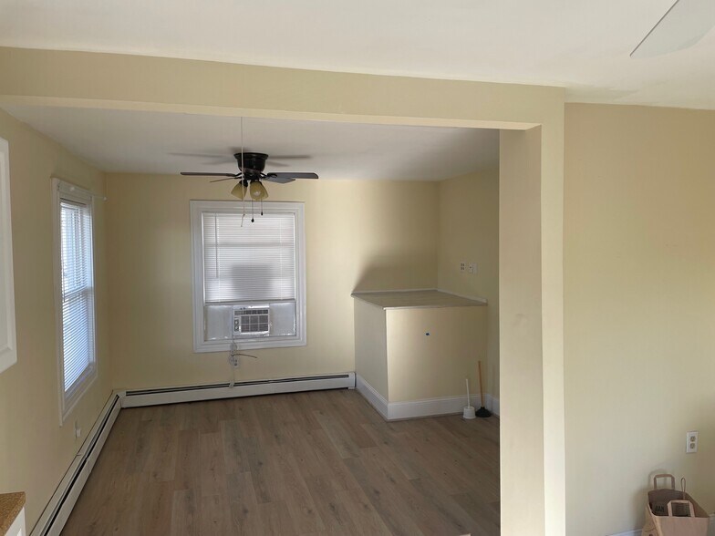 Liv - 279 Admiral St