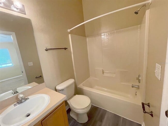 Building Photo - 521 Wilton Cir
