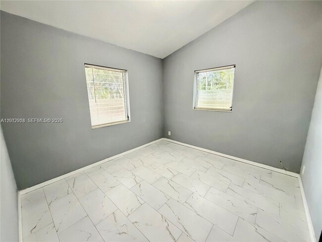 Building Photo - 836 NW 12th Terrace