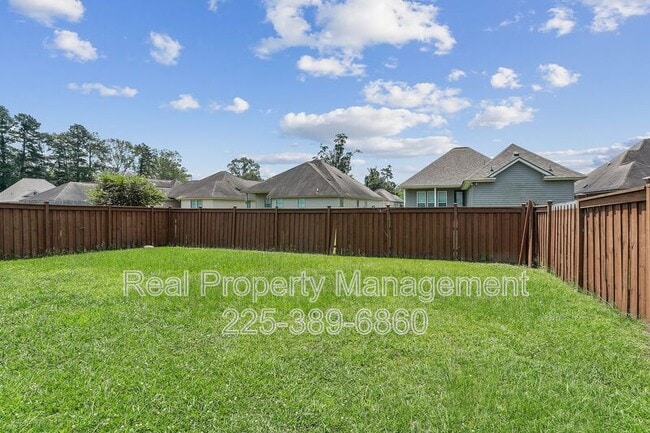 Building Photo - 7744 Cedar Trail Dr