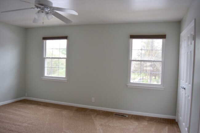 Building Photo - Updated photos coming soon…Great 2 Bedroom 1 1/2 Bath Townhome Now Available in River Plantation!