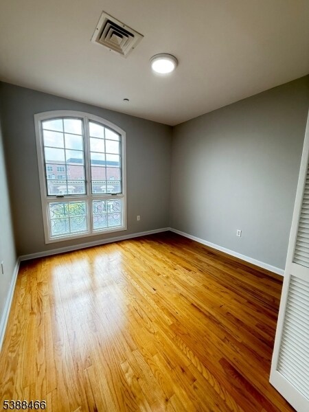 Building Photo - 53 W Palisade Ave