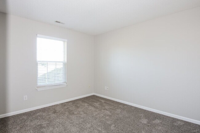 Building Photo - 791 Helm Dr
