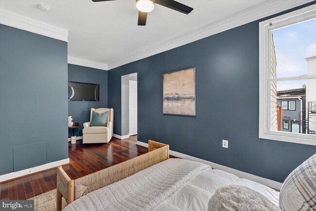 Building Photo - 4822 5th St NW