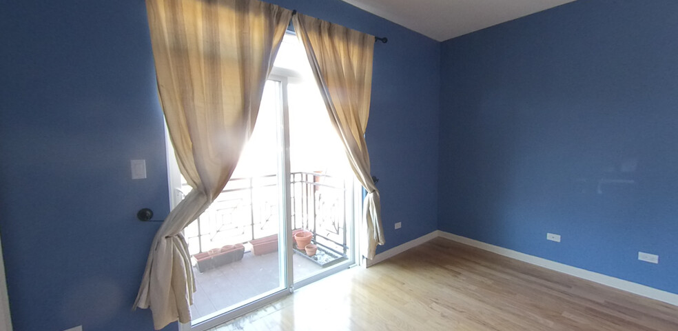 Bed Room-1 - 1422 S Halsted St