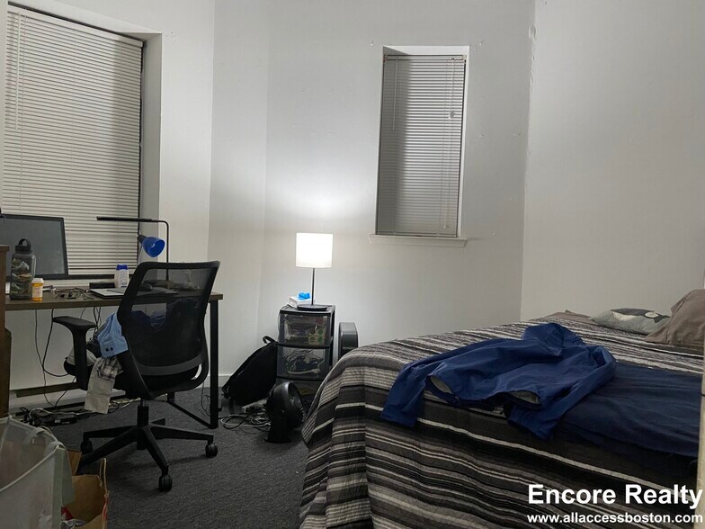 Building Photo - 772 Columbus Ave