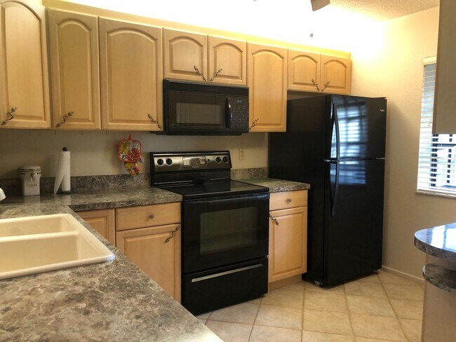 Building Photo - 2BR/2BA Condo in Mission Lakes