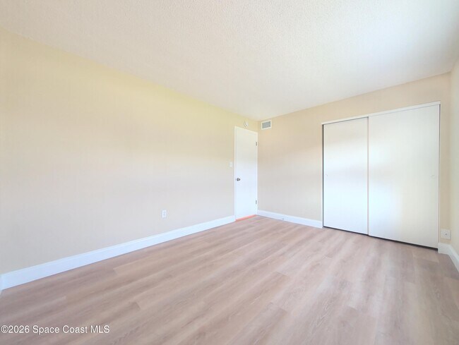 Building Photo - 190 E Olmstead Dr
