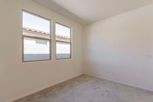 Building Photo - Modern 3-Bed + Den Home in Ventana De Estrellas