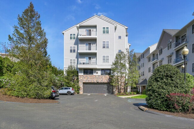 Building Photo - 105 Richards Ave