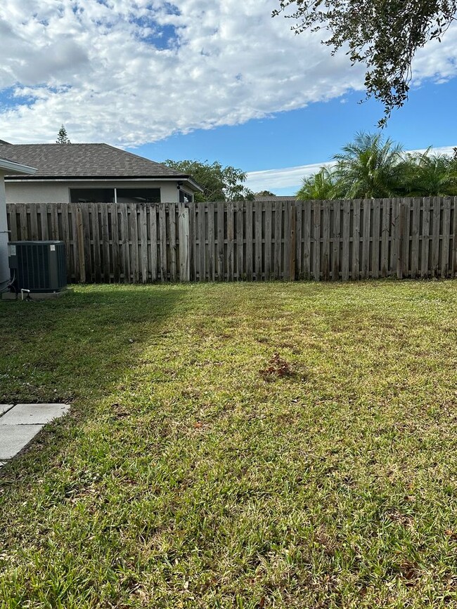 Building Photo - Single Family Home