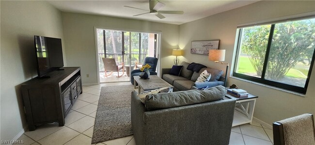 Building Photo - 228 Fox Glen Dr