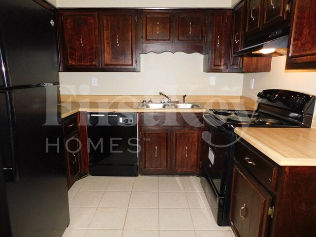 Building Photo - 3037 Leeridge Dr