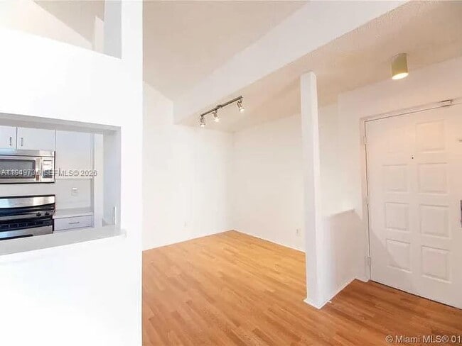 Building Photo - 10521 SW 157th Pl