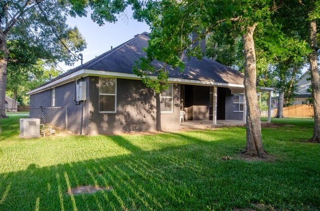 Building Photo - 12811 Fisher Dr