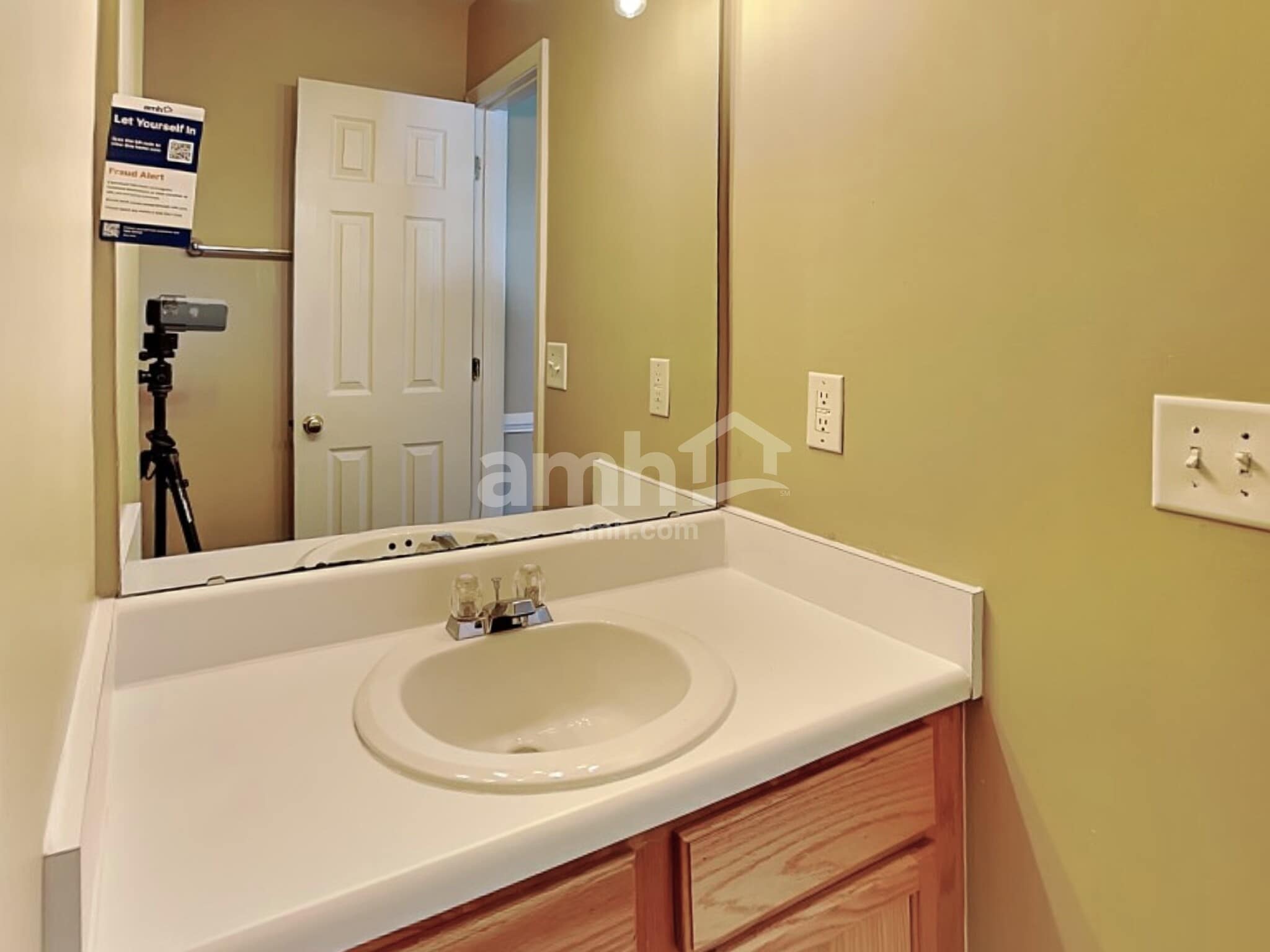 Building Photo - 205 N Fuquay Springs Ave