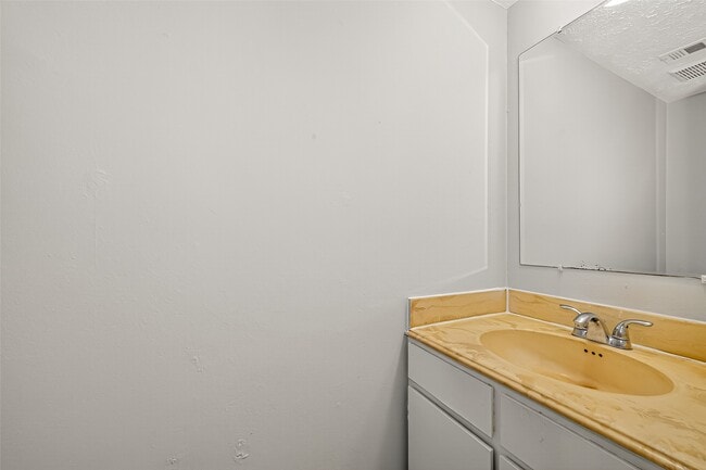 Building Photo - 9022 Wilcrest Dr