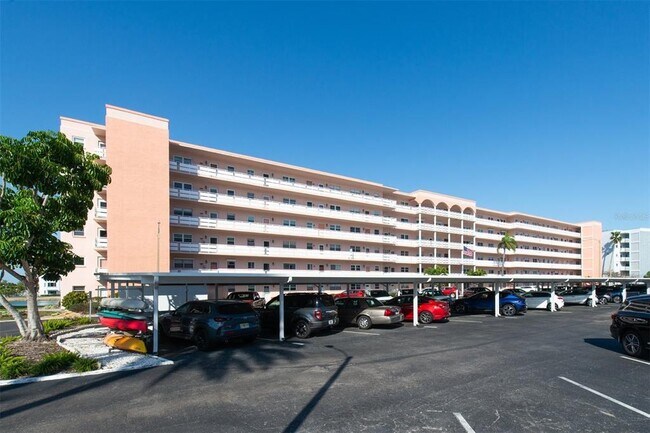 Building Photo - 6025 Shore Blvd S