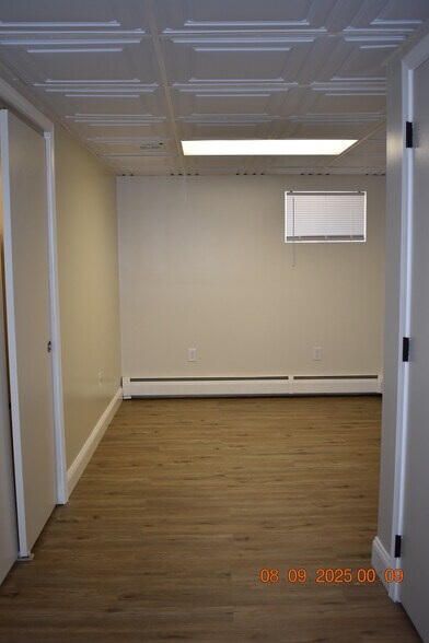 Building Photo - 13 Carman St