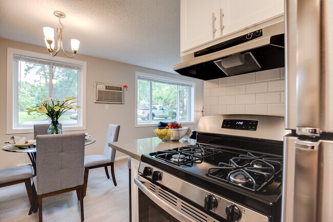 Building Photo - 1328 Idaho Ave S