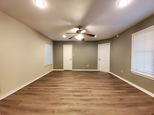 Building Photo - 8674 FM 13