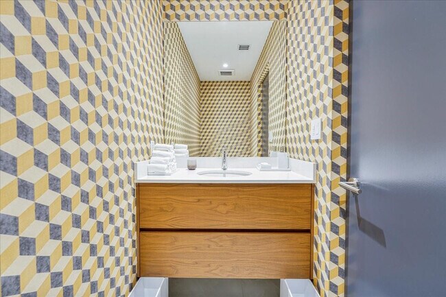 Building Photo - 1180 N Federal Hwy