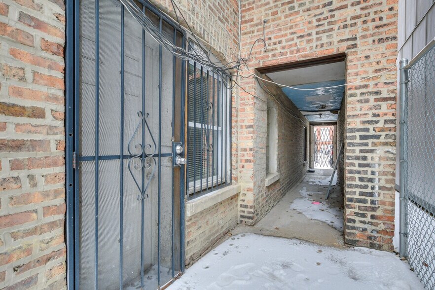 Building Photo - 3443 W Flournoy St