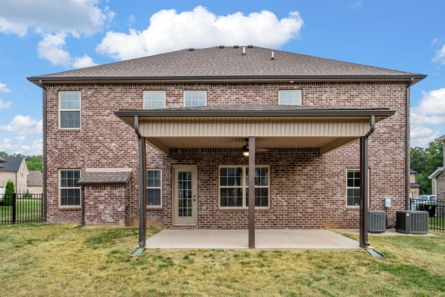 Building Photo - Pet Friendly Four Bedroom with Bonus!