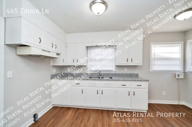 Building Photo - 445 Zinnia Ln