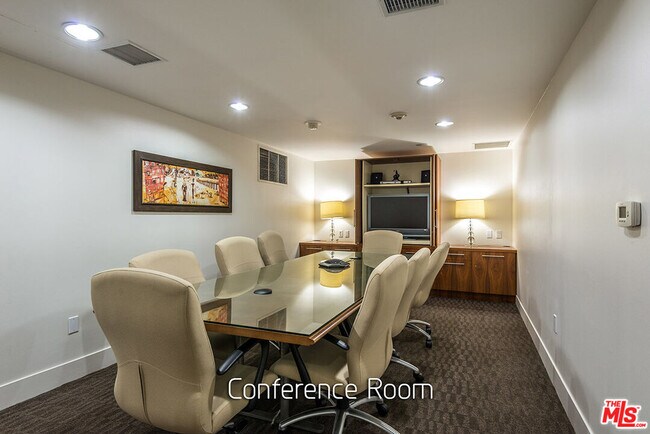 Building Photo - 13650 Marina Pointe Dr