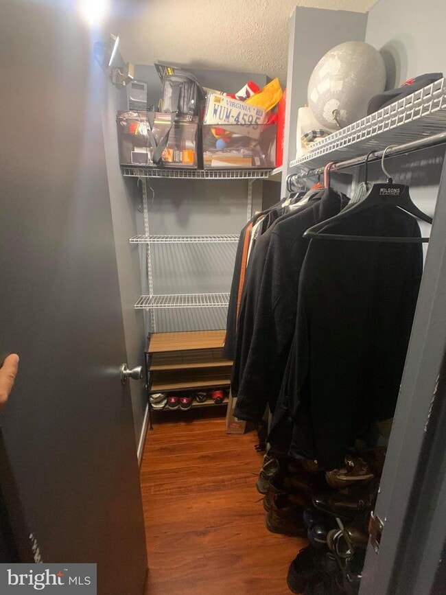 Building Photo - 4500 S Four Mile Run Dr