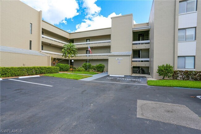 Building Photo - 3645 Boca Ciega Dr