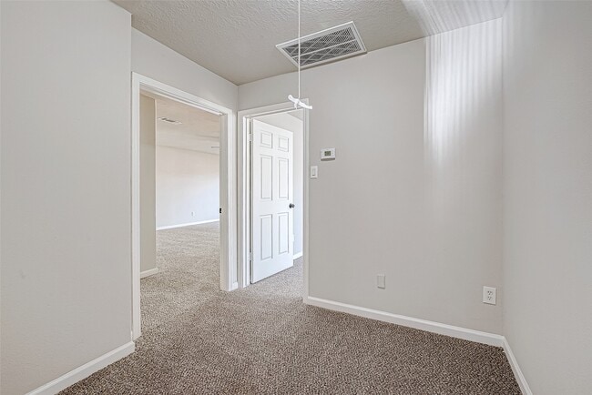 Building Photo - 3102 Glenn Lakes Ln