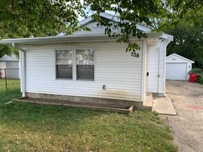 Building Photo - Single family home in Peoria Heights, 2 BR...