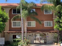 Building Photo - 3220 Altura Ave
