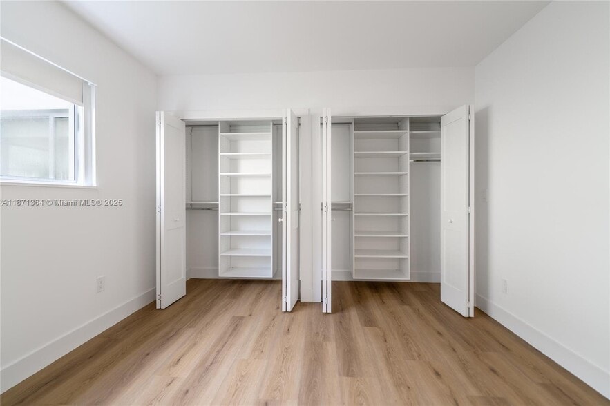 Building Photo - 3160 S Le Jeune Rd